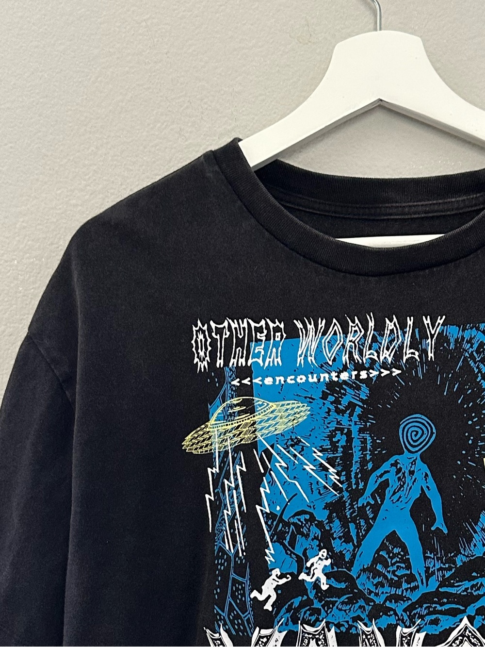 Vans Alien Relaxed Crop Top size Small - Picture 4 of 7